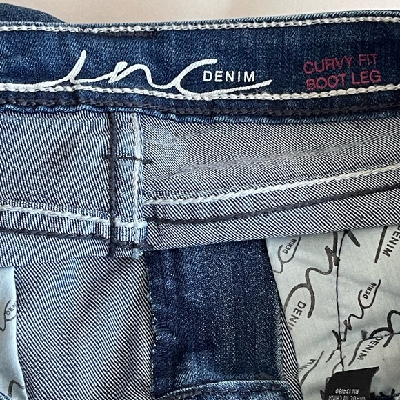 Inc curvy fit boot leg front zipper diamond look Buttons. Size 0 - Picture 5 of 7